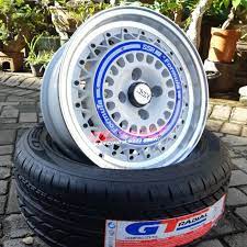 SSR Formula Aero Mesh 18X10.5 -26 Offset HP-Disk 5x114.3 White Wheel (S/O - NO CANCEL)