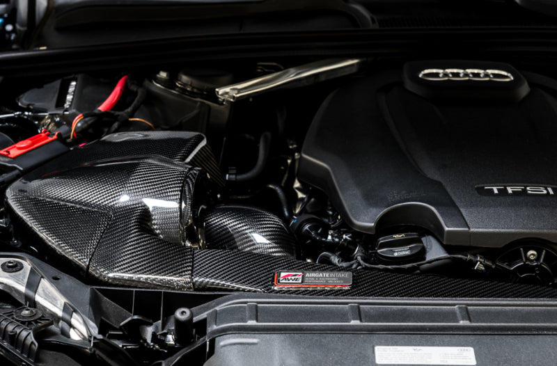 تعديل AWE Audi B9 A4/A5 2.0T Quattro مدخل هواء من ألياف الكربون مع غطاء