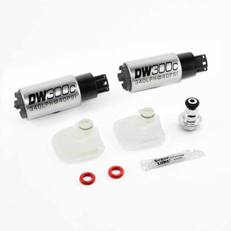 DeatschWerks 09-15 Cadillac CTS-V DW300c (2) مضخات وقود داخل الخزان 340 لترًا في الساعة مع مجموعة التثبيت