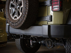 عادم خلفي للمحور من سلسلة aFe Vulcan مقاس 2.5 بوصة مصنوع من فولاذ 304 SS أسود لسيارة Jeep Wrangler (JK) V6 سعة 3.6/3.8 لتر موديل 2007-2018
