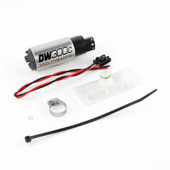 مضخة وقود مدمجة من DeatschWerks 88-91 BMW 325i DW300C 340 LPH مع مجموعة التثبيت (بدون مشابك التثبيت)