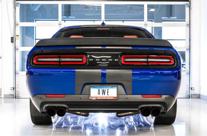AWE Tuning 2017+ Challenger 5.7 Touring Edition Exhaust - غير رنيني - نصائح رباعية سوداء ماسية