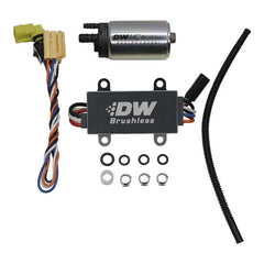 مضخة وقود بدون فرشاة DW440 من DeatschWerks بقوة 440 لتر/ساعة مع وحدة تحكم C102 ومجموعة تثبيت لسيارة شيفروليه كورفيت 14-19