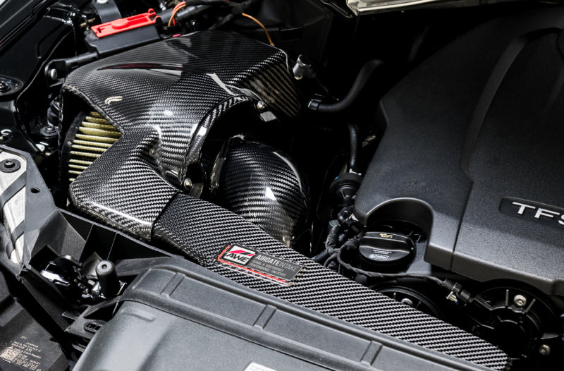 تعديل AWE Audi B9 A4/A5 2.0T Quattro مدخل هواء من ألياف الكربون مع غطاء